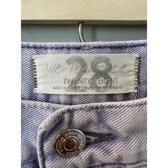 We The Free Maggie Cropped Jeans‎ Frayed Hem Acid Wash Purple Denim Size 28 - Picture 2 of 9